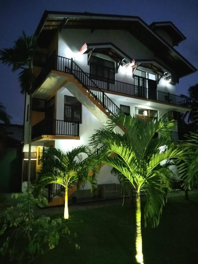 Lioni Holidays Villa Negombo Eksteriør billede