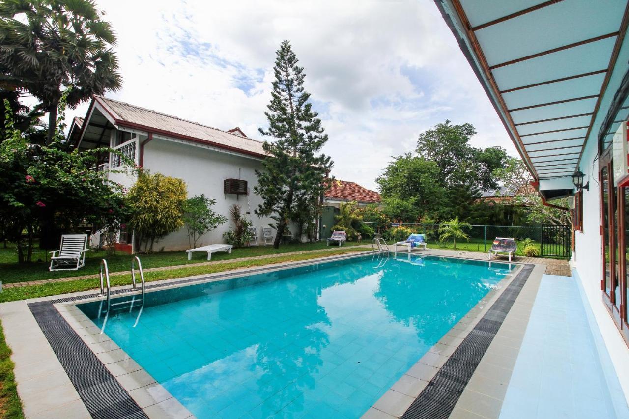 Lioni Holidays Villa Negombo Eksteriør billede